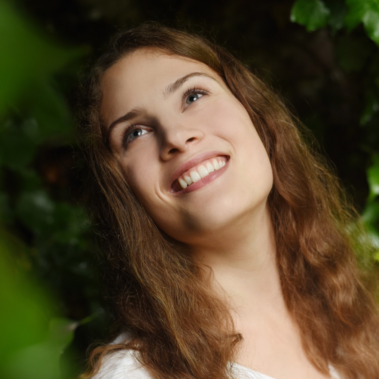 Portraitfoto von Schauspielerin Sarah Klose.